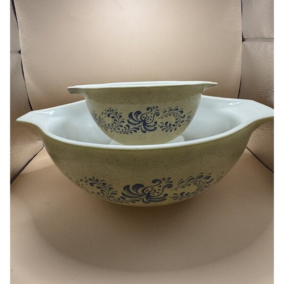 Vintage Pyrex Homestead Cinderella Mixing Bowls 441, 444 Tan Blue 2 Bowls- CLEAN - Picture 1 of 10